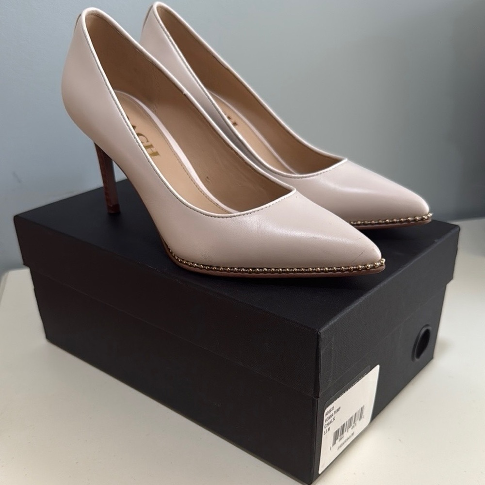 Coach Cream Heels Elegant Design